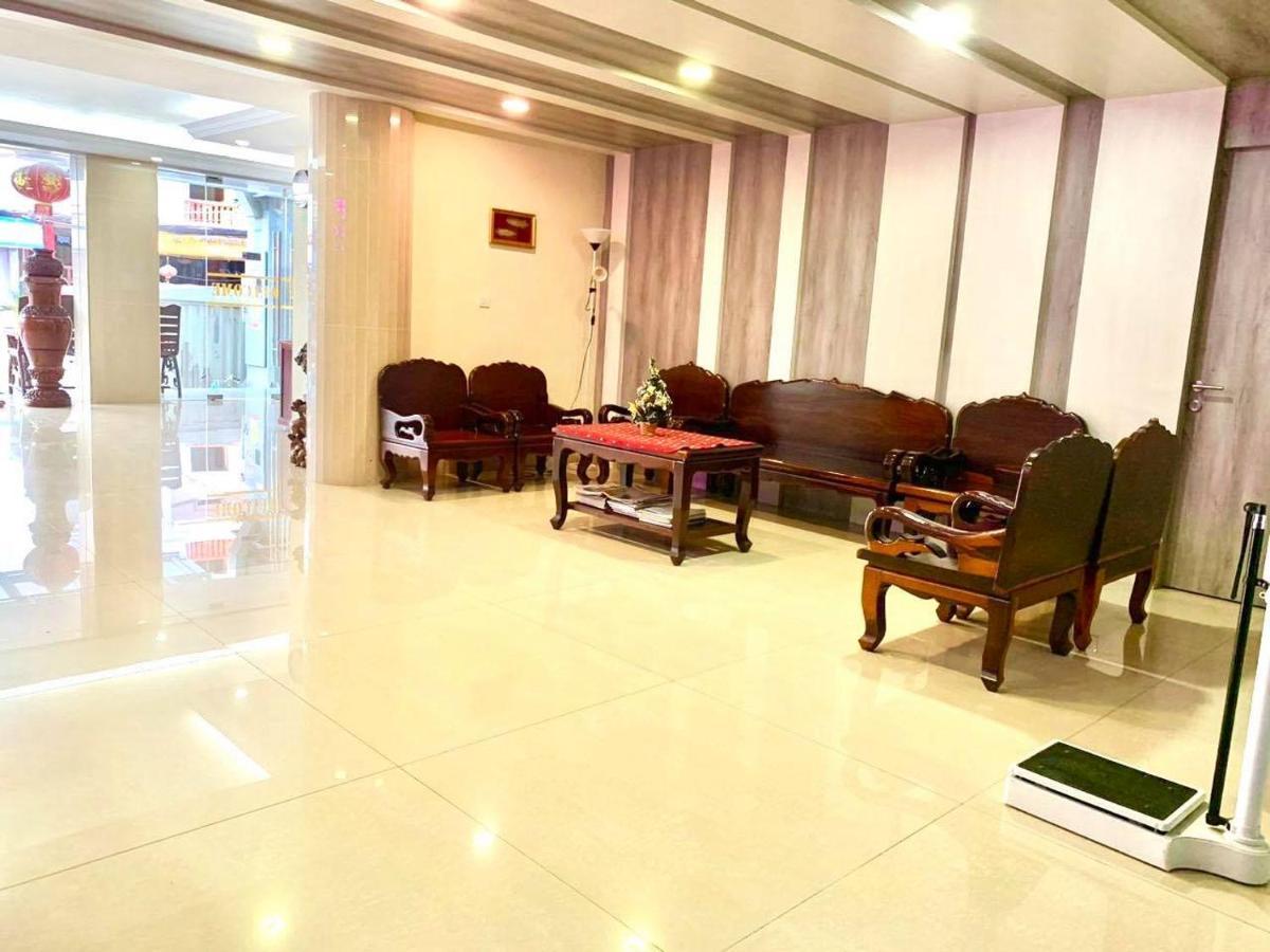 Centrana Hotel Phnom Penh Bagian luar foto