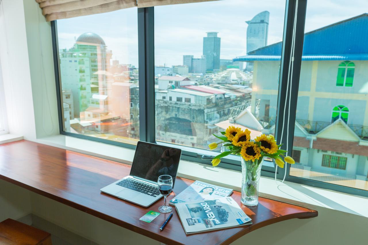 Centrana Hotel Phnom Penh Bagian luar foto