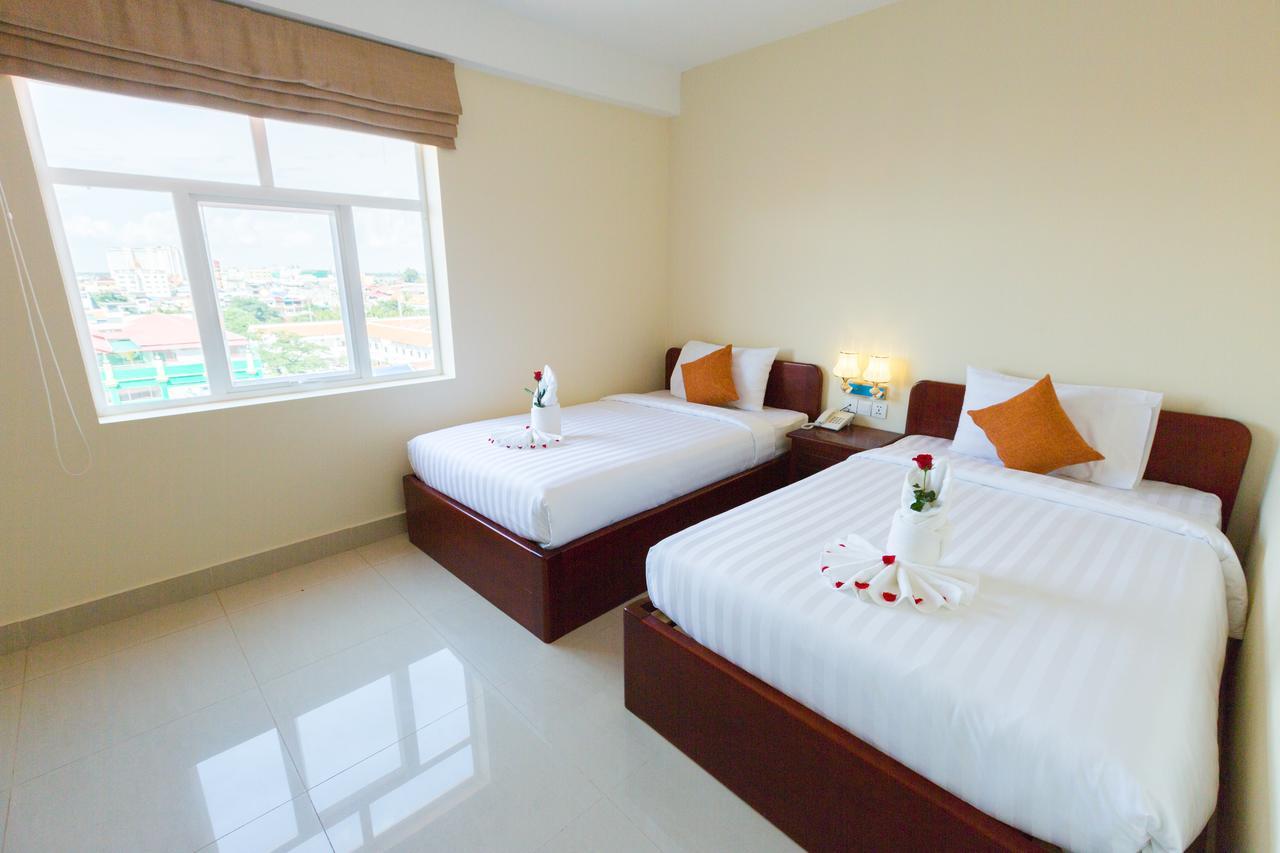 Centrana Hotel Phnom Penh Bagian luar foto